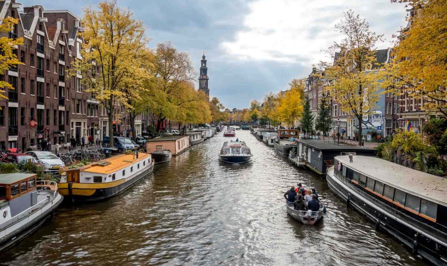 How to Navigate Amsterdam Like a Local: Insider Tips